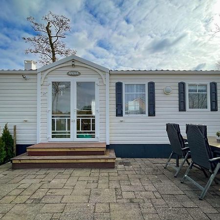 Knus En Modern Ingericht Chalet Met Gratis Wifi Villa Tzummarum Екстериор снимка