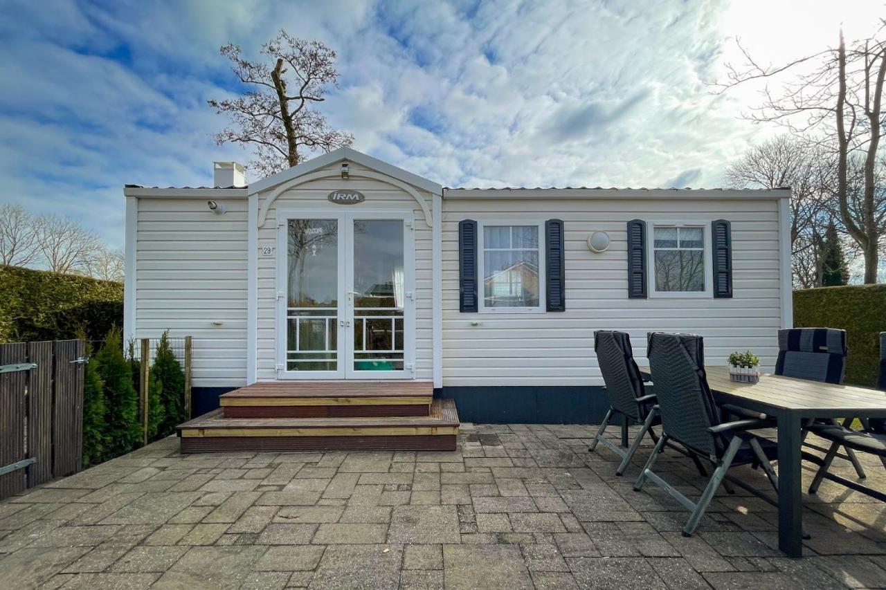 Knus En Modern Ingericht Chalet Met Gratis Wifi Villa Tzummarum Екстериор снимка