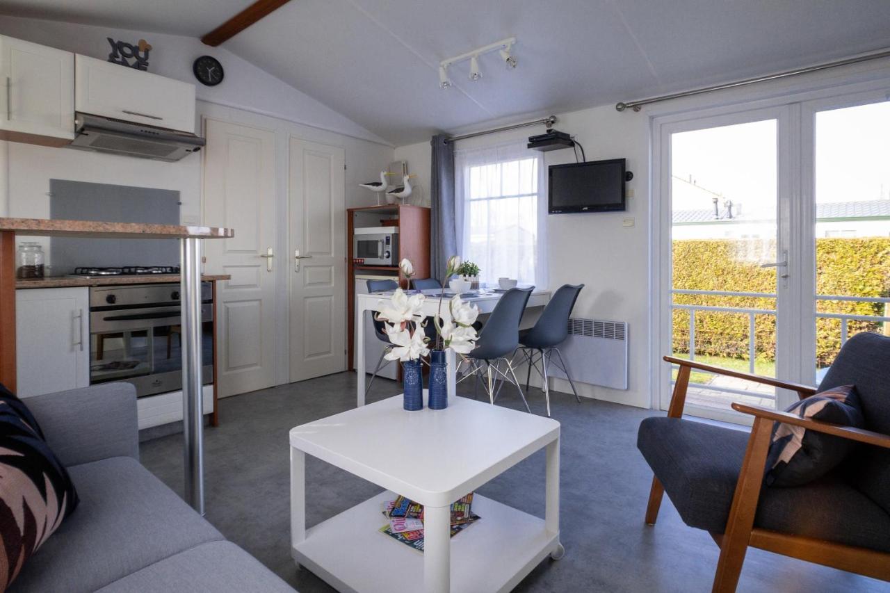 Knus En Modern Ingericht Chalet Met Gratis Wifi Villa Tzummarum Екстериор снимка